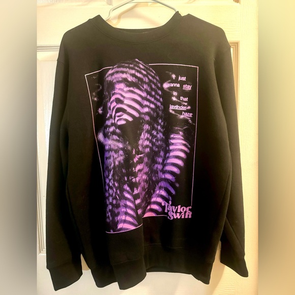 Official Tayler Swift Merch - Black and purple Lavender Haze crewneck sweatshirt - Picture 1 of 5